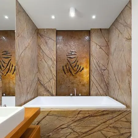 3-bedroom Luxurious Varsovia
