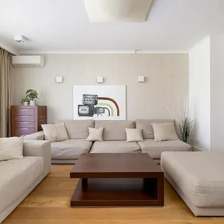 3-bedroom Luxurious *