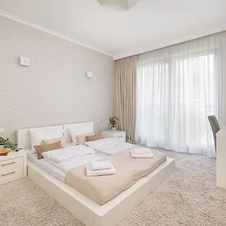 3-bedroom Luxurious Apartment