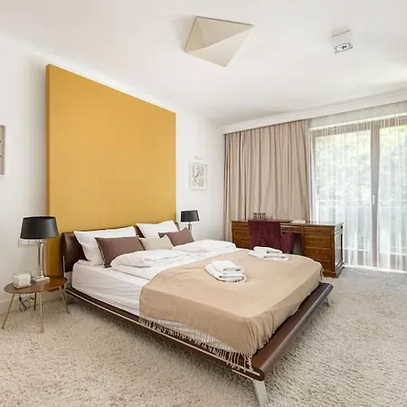 Apartment 3-bedroom Luxurious