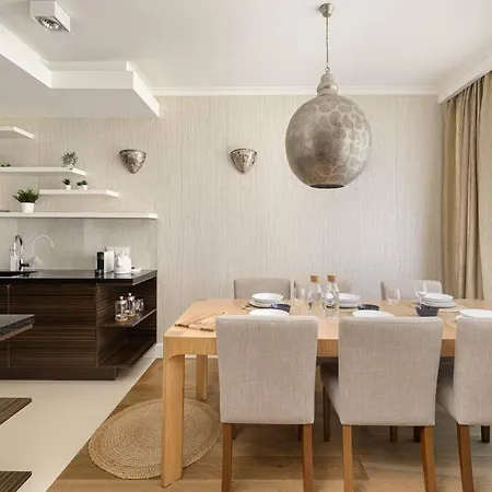 3-bedroom Luxurious Warsaw