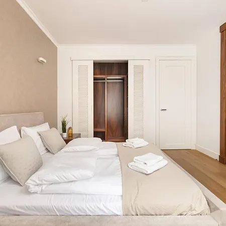 Apartment 3-bedroom Luxurious