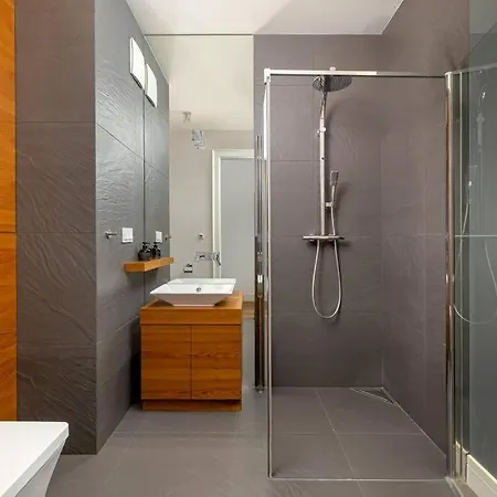 3-bedroom Luxurious *
