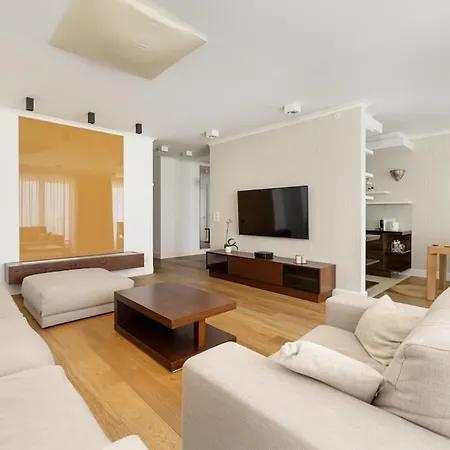 Apartment 3-bedroom Luxurious Warsaw